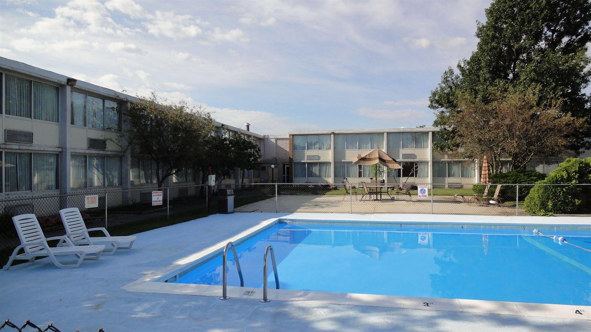 Fairborn Hotel And Inn Bagian luar foto